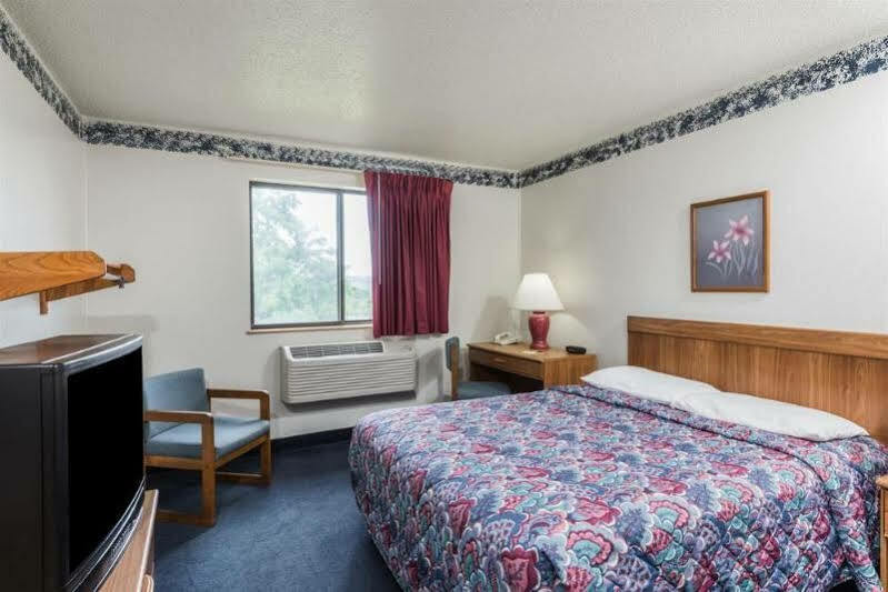 Red Roof Inn Greensburg Ngoại thất bức ảnh