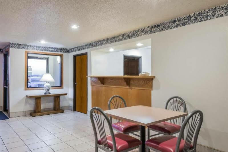 Red Roof Inn Greensburg Ngoại thất bức ảnh